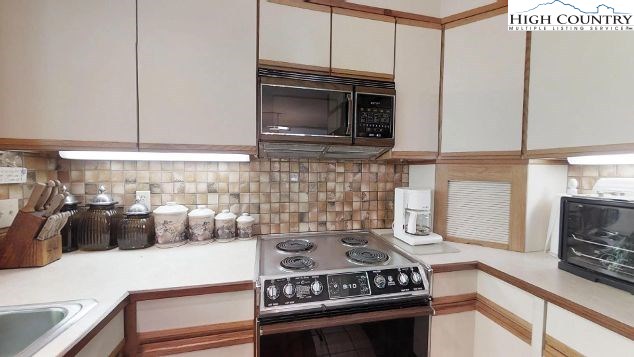 118 Lakeledge Road Beech Mountain, NC 28604 - Photo 9 of 40 Gallery Image 9