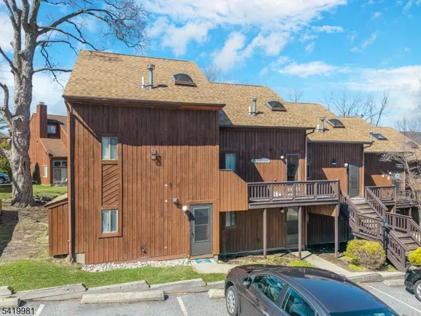 $185,000 | 1 Jackson Hole, Unit 9, Vernon, NJ 07462