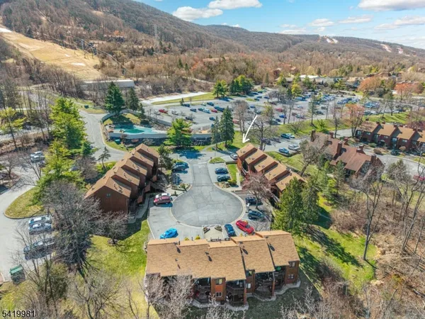$185,000 | 1 Jackson Hole, Unit 9, Vernon, NJ 07462