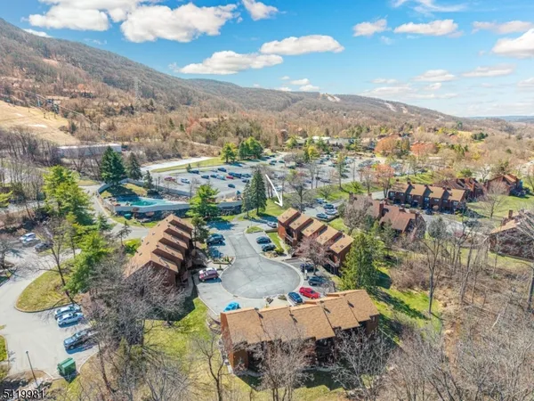 $185,000 | 1 Jackson Hole, Unit 9, Vernon, NJ 07462