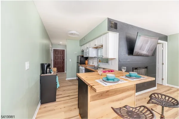 $185,000 | 1 Jackson Hole, Unit 9, Vernon, NJ 07462