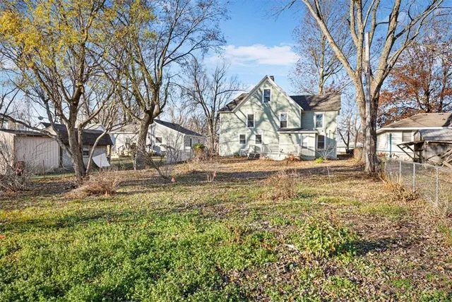 $285,000 | 307 East Street, Lathrop, MO 64465