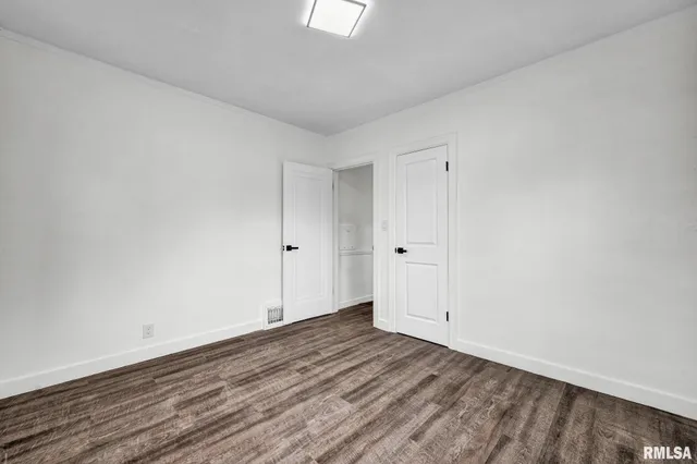 $185,000 | 812 East Seneca Place, Peoria, IL 61603