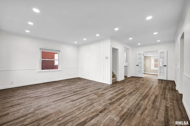 $185,000 | 812 East Seneca Place, Peoria, IL 61603