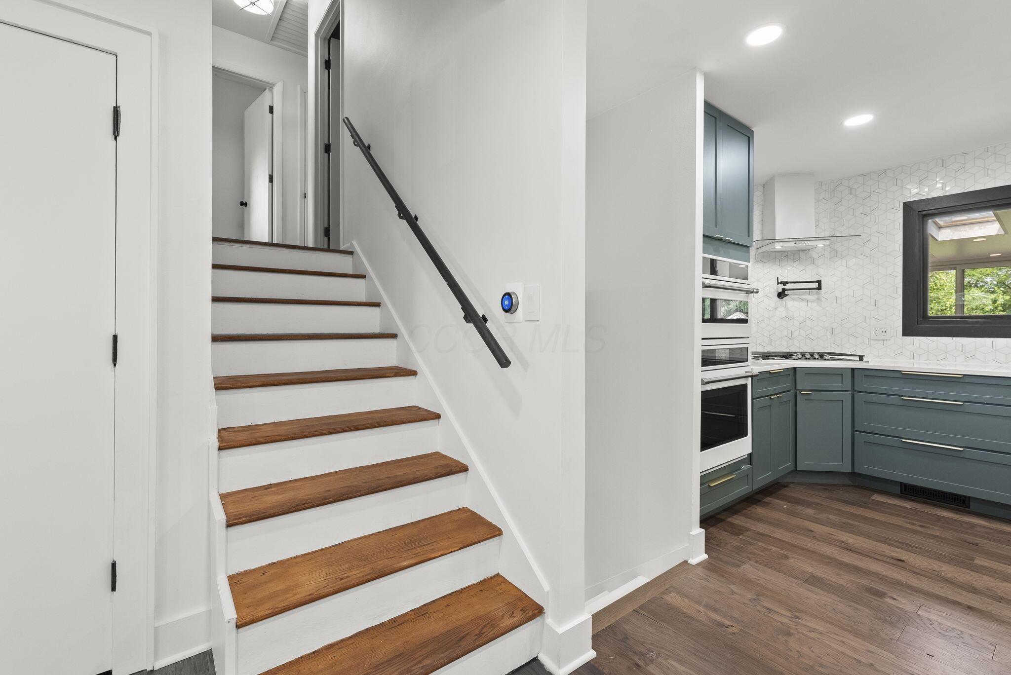 4200 Rudy Road Columbus, OH 43214 - Photo 27 of 78 Staircase