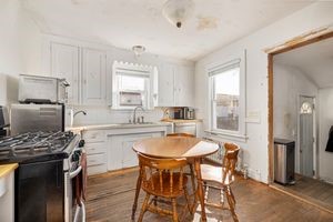 285 Elm Street Warwick, RI 02888 - Photo 12 of 31