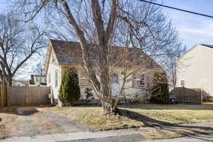 285 Elm Street Warwick, RI 02888 - Photo 4 of 31