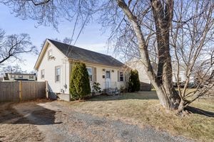 285 Elm Street Warwick, RI 02888 - Photo 5 of 31