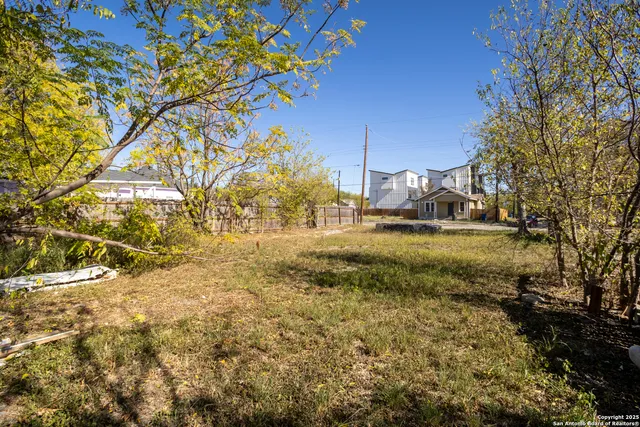 $115,000 | 621 South Pine Street, San Antonio, TX 78203