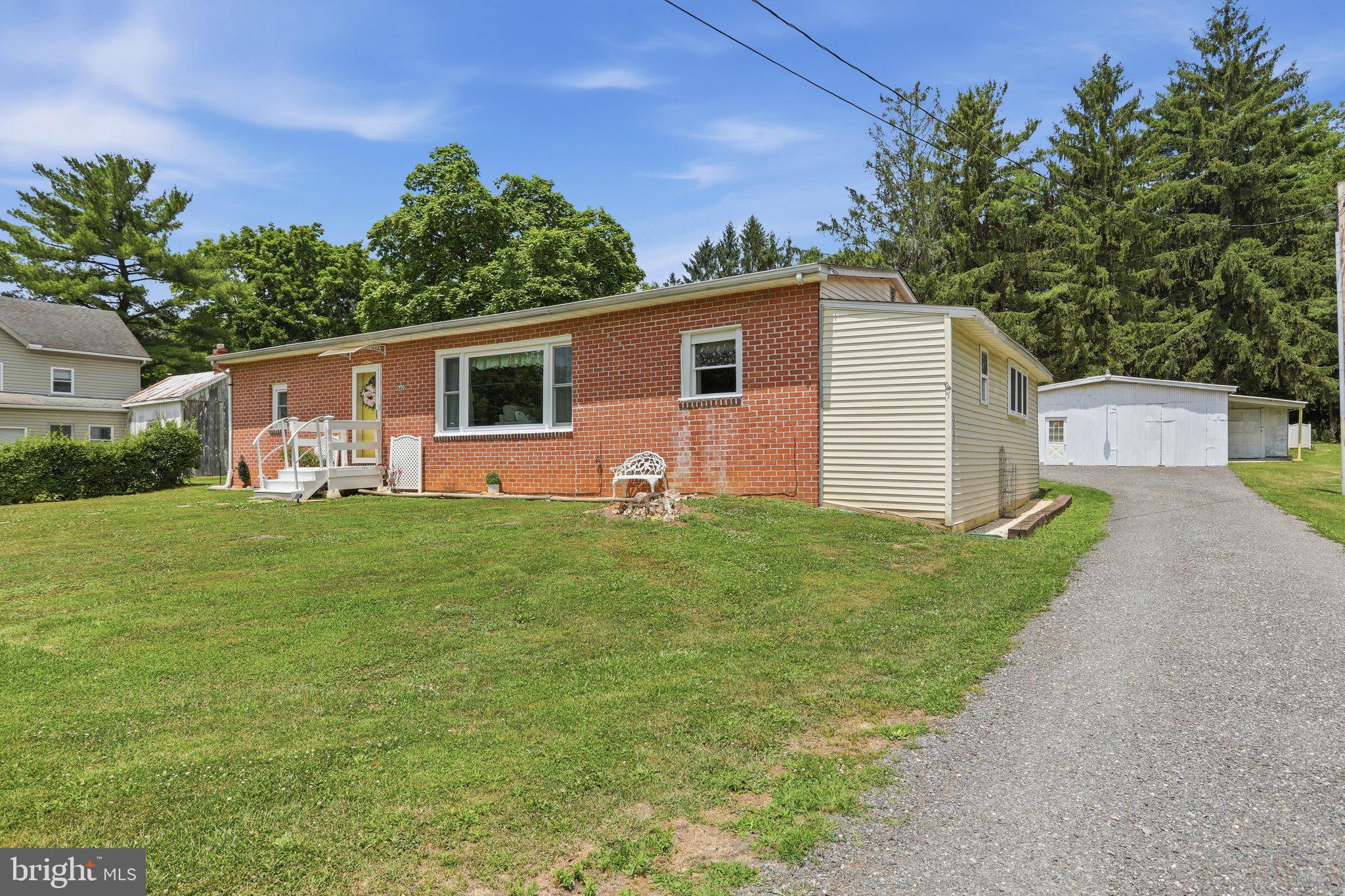 9437 Masters Road Waynesboro, PA 17268 - Photo 4 of 49