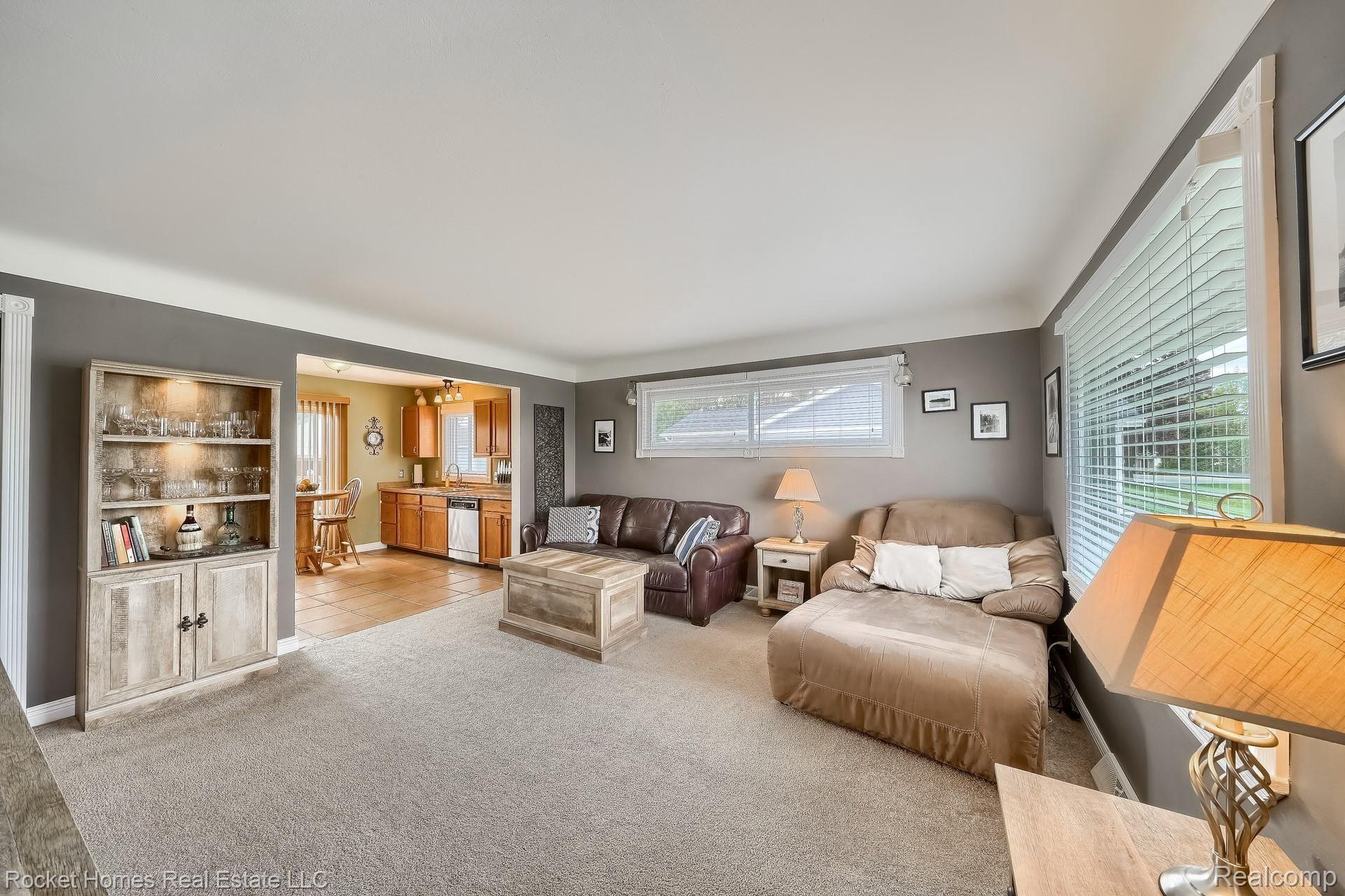 13573 South Horrell Road Fenton, MI 48430 - Photo 7 of 35 01_Living_Room_IMG00020.JPG