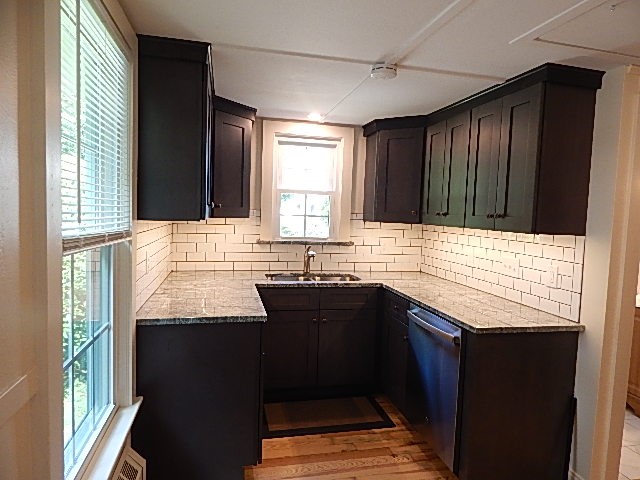 28 Old Post Road Westerly, RI 02891 - Photo 2 of 4