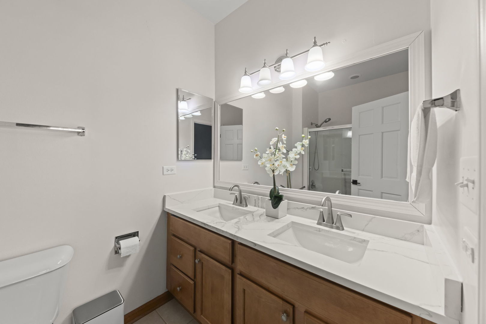 1081 Bartholdi Court Carol Stream, IL 60188 - Photo 11 of 24