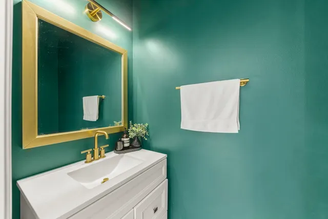 $430,000 | 1081 Bartholdi Court, Carol Stream, IL 60188