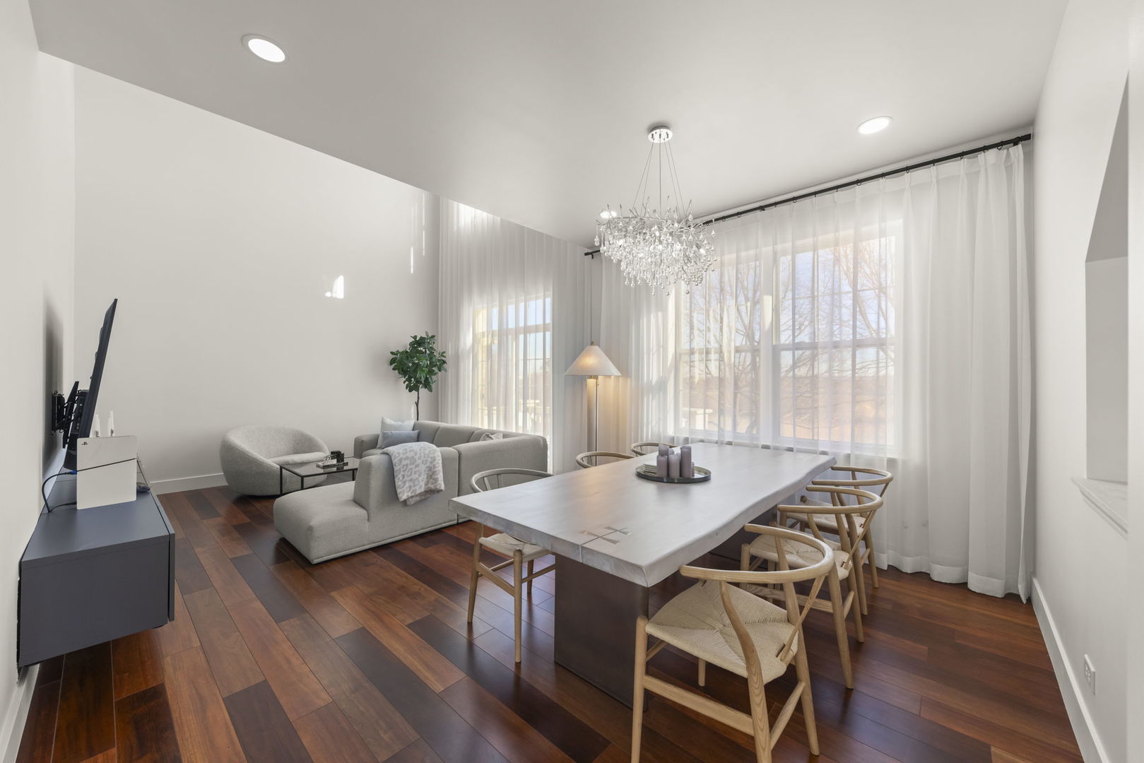 1081 Bartholdi Court Carol Stream, IL 60188 - Photo 2 of 24