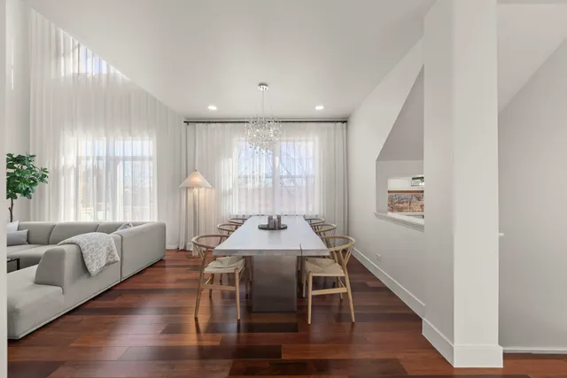 $430,000 | 1081 Bartholdi Court, Carol Stream, IL 60188