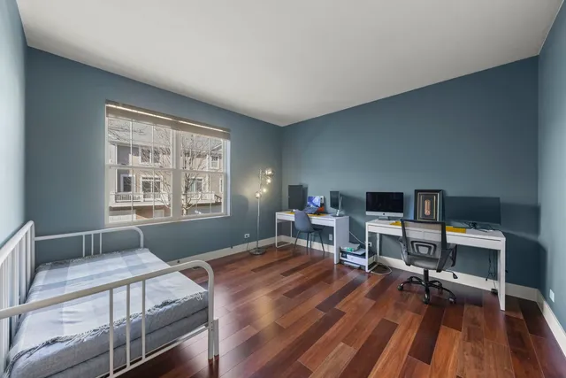 $430,000 | 1081 Bartholdi Court, Carol Stream, IL 60188