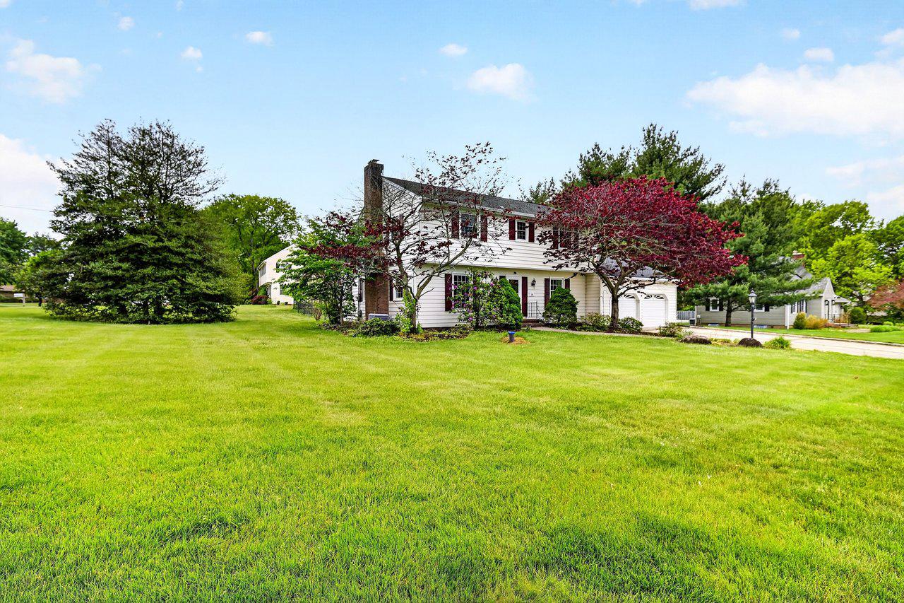 118 Bull Run Road Ewing, NJ 08638 - Photo 2 of 43 Charming home on large corner lot!
