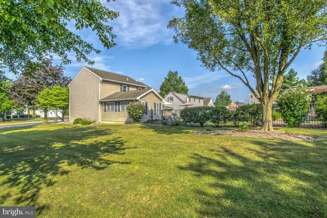 $525,000 | 2 Brookfield Road, Lititz, PA 17543