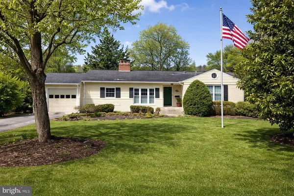 $899,000 | 9220 Forest Haven Drive, Alexandria, VA 22309