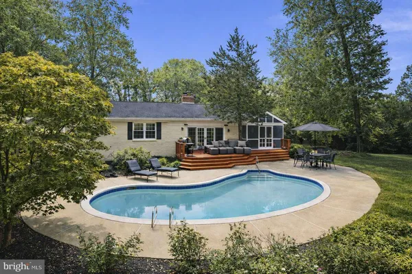 $899,000 | 9220 Forest Haven Drive, Alexandria, VA 22309