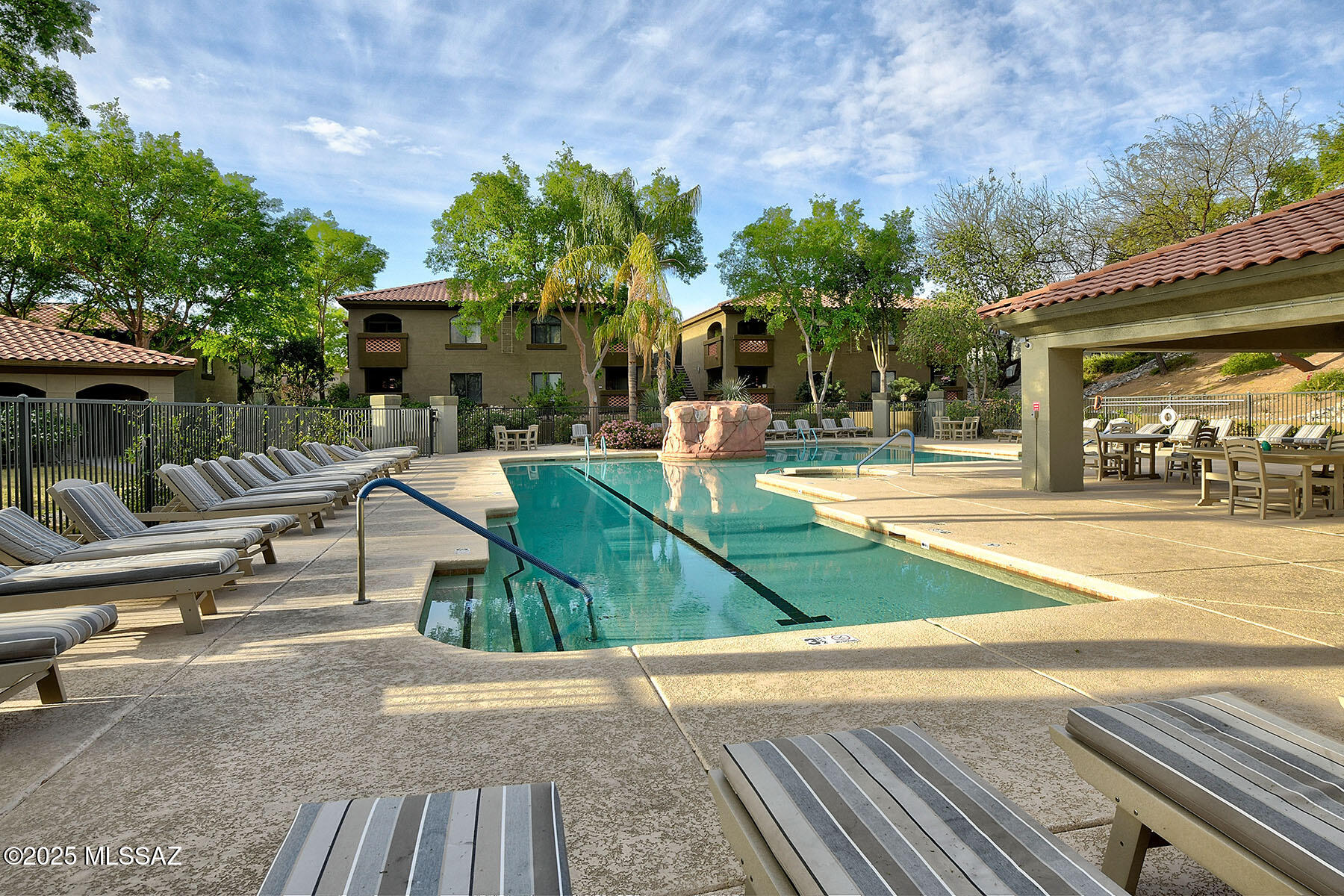 5751 North Kolb Road, Unit 20104 Tucson, AZ 85750 - Photo 21 of 28 Plenty of Space to Lounge