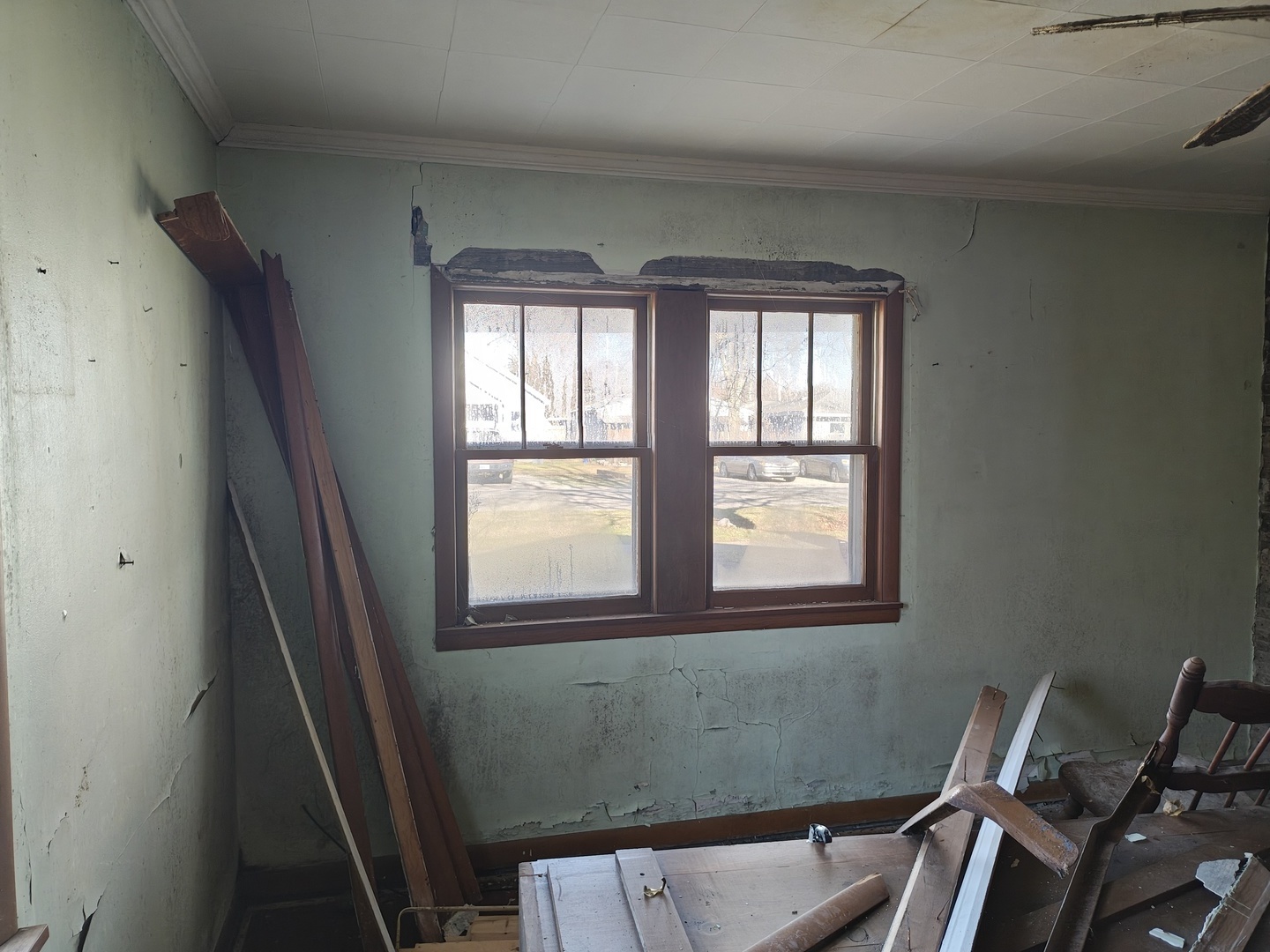 706 East 8th Street Metropolis, IL 62960 - Photo 12 of 33 a view of a room with windows