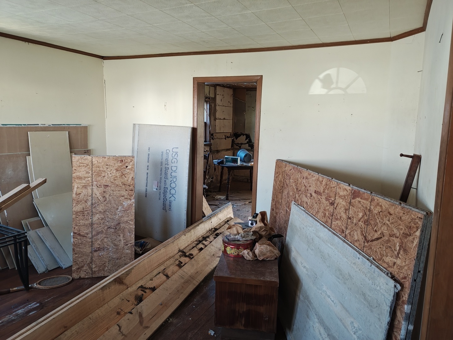 706 East 8th Street Metropolis, IL 62960 - Photo 13 of 33 a bed room with a bed and a couch