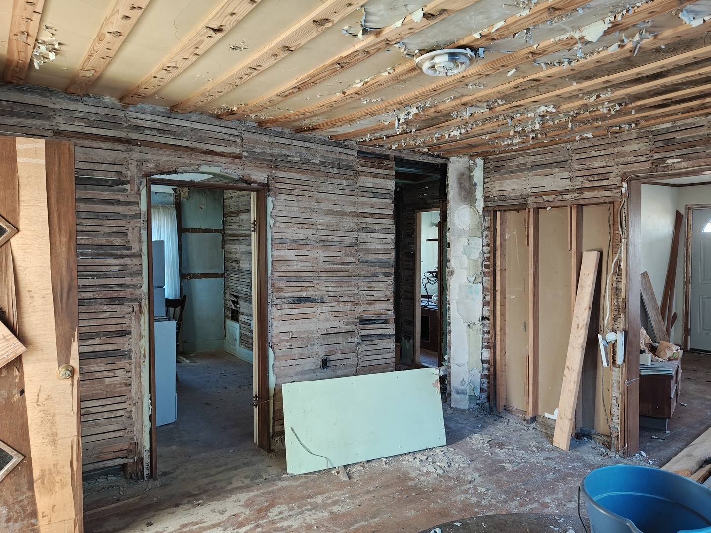 706 East 8th Street Metropolis, IL 62960 - Photo 21 of 33 a view of a hallway with wooden walls