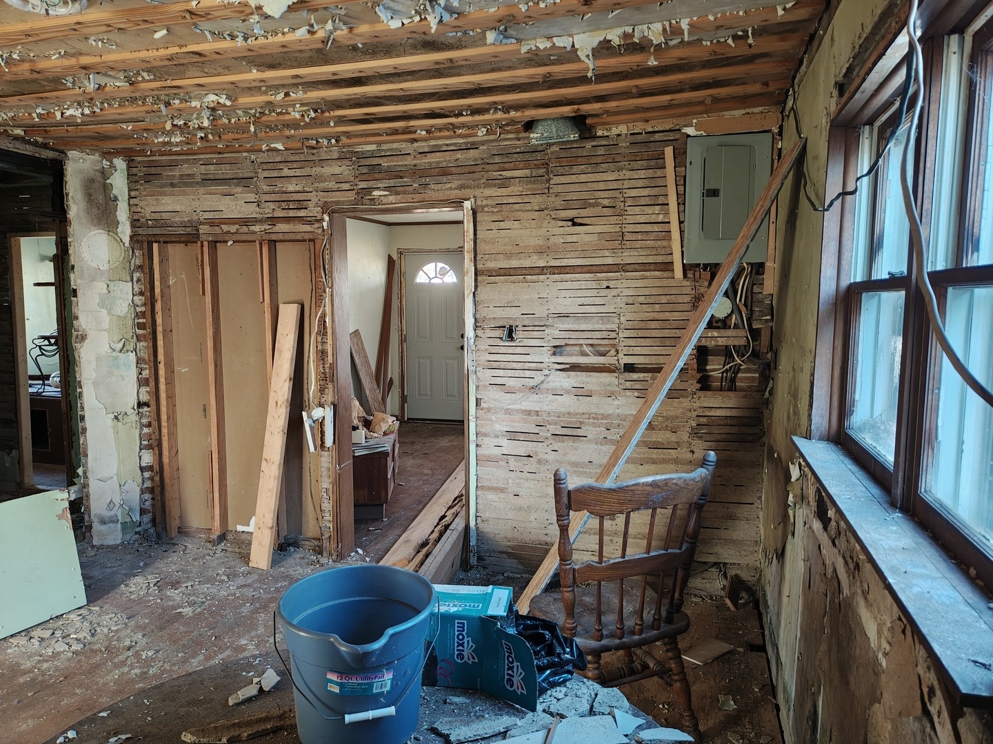 706 East 8th Street Metropolis, IL 62960 - Photo 22 of 33 a view of a balcony with furniture