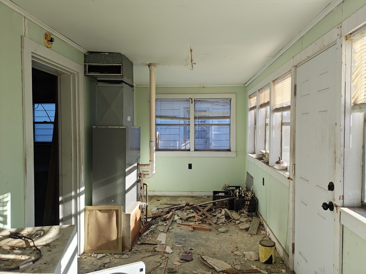 706 East 8th Street Metropolis, IL 62960 - Photo 32 of 33 a bedroom with a bed and a window