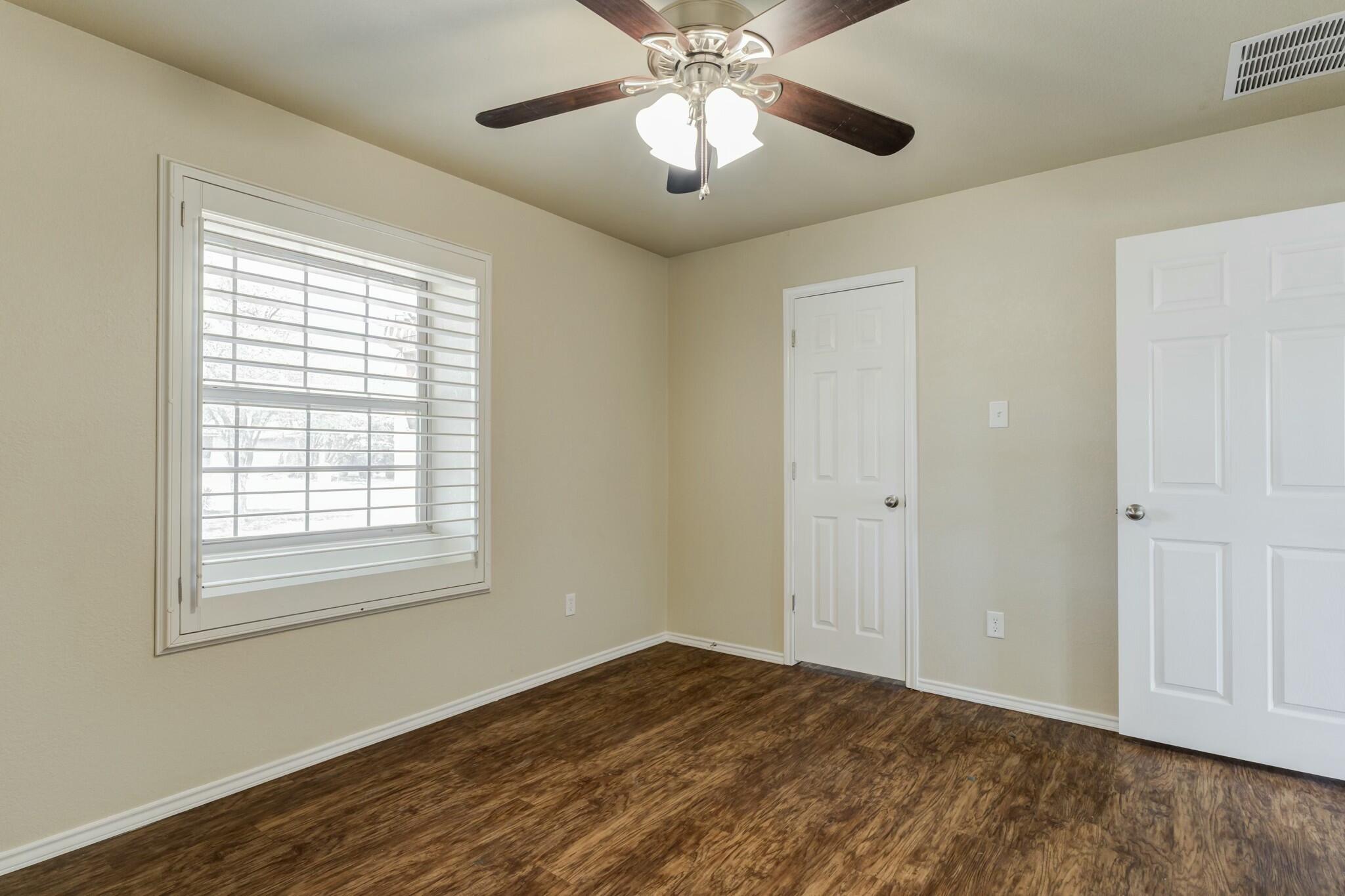 2415 93rd Street Lubbock, TX 79423 - Photo 11 of 14 tempImageaBg84C