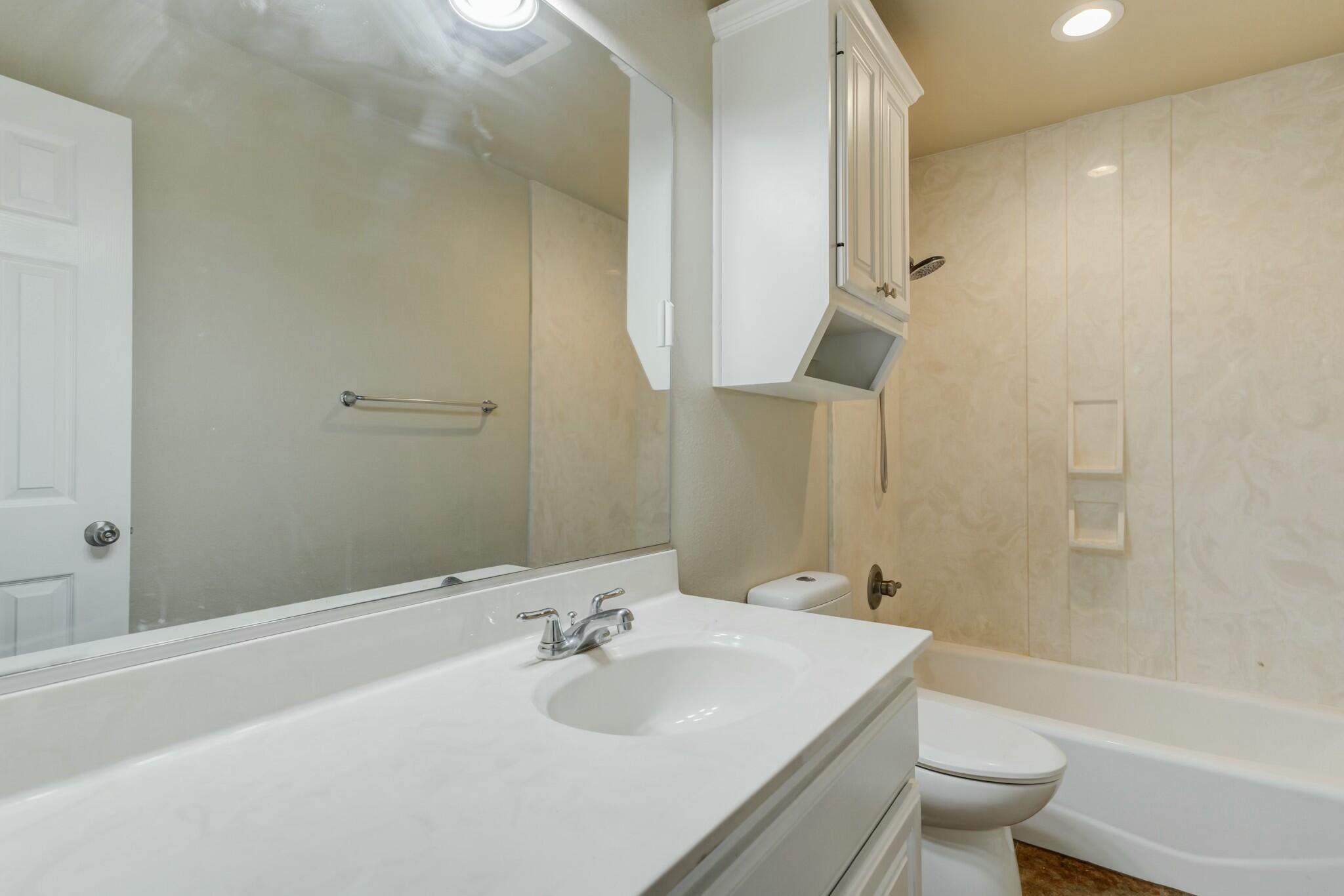 2415 93rd Street Lubbock, TX 79423 - Photo 12 of 14 tempImagez7dGuN