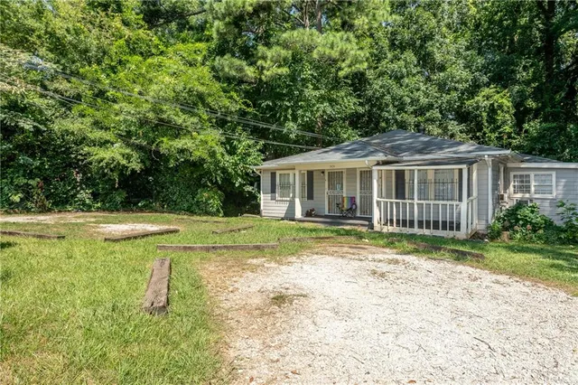 $875 | 3454 Rockbridge Road Southwest, Unit C, Avondale Estates, GA 30002