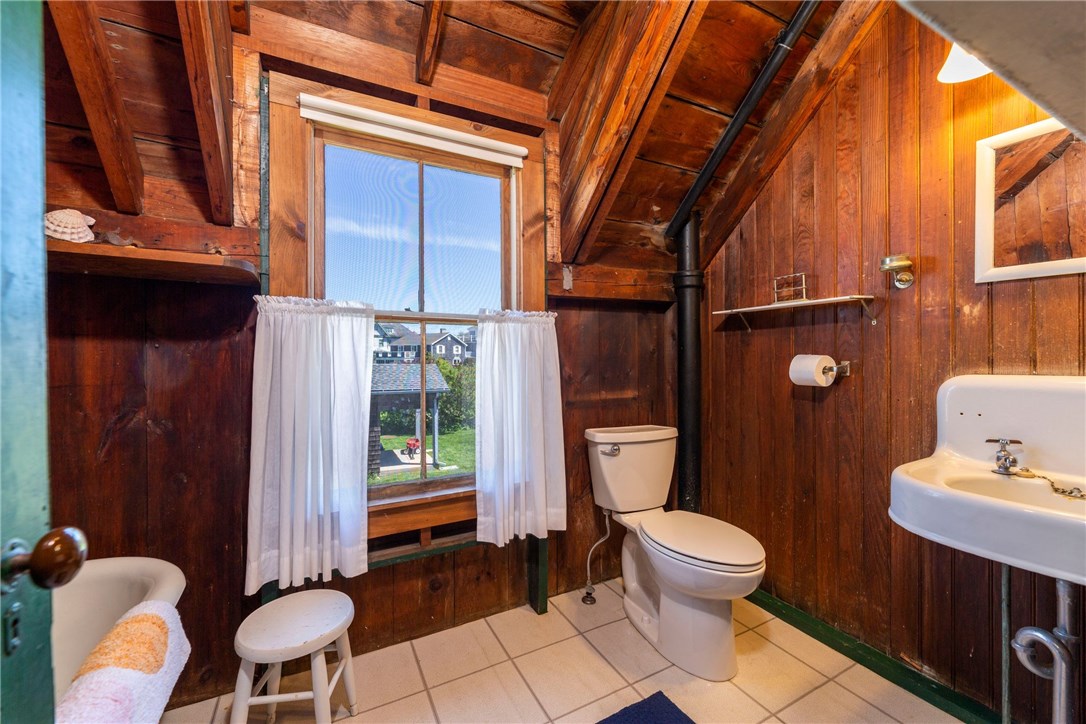 3 Fenway Road Westerly, RI 02891 - Photo 33 of 50