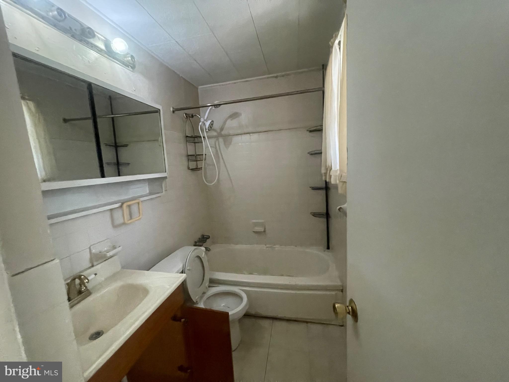 506 Forest Road Cherry Hill, NJ 08034 - Photo 5 of 8 Gallery Image 5