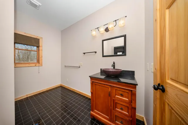 $660,000 | 13290 Tracey Road, Manchester, MI 48158