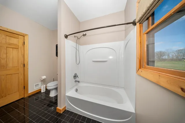 $660,000 | 13290 Tracey Road, Manchester, MI 48158