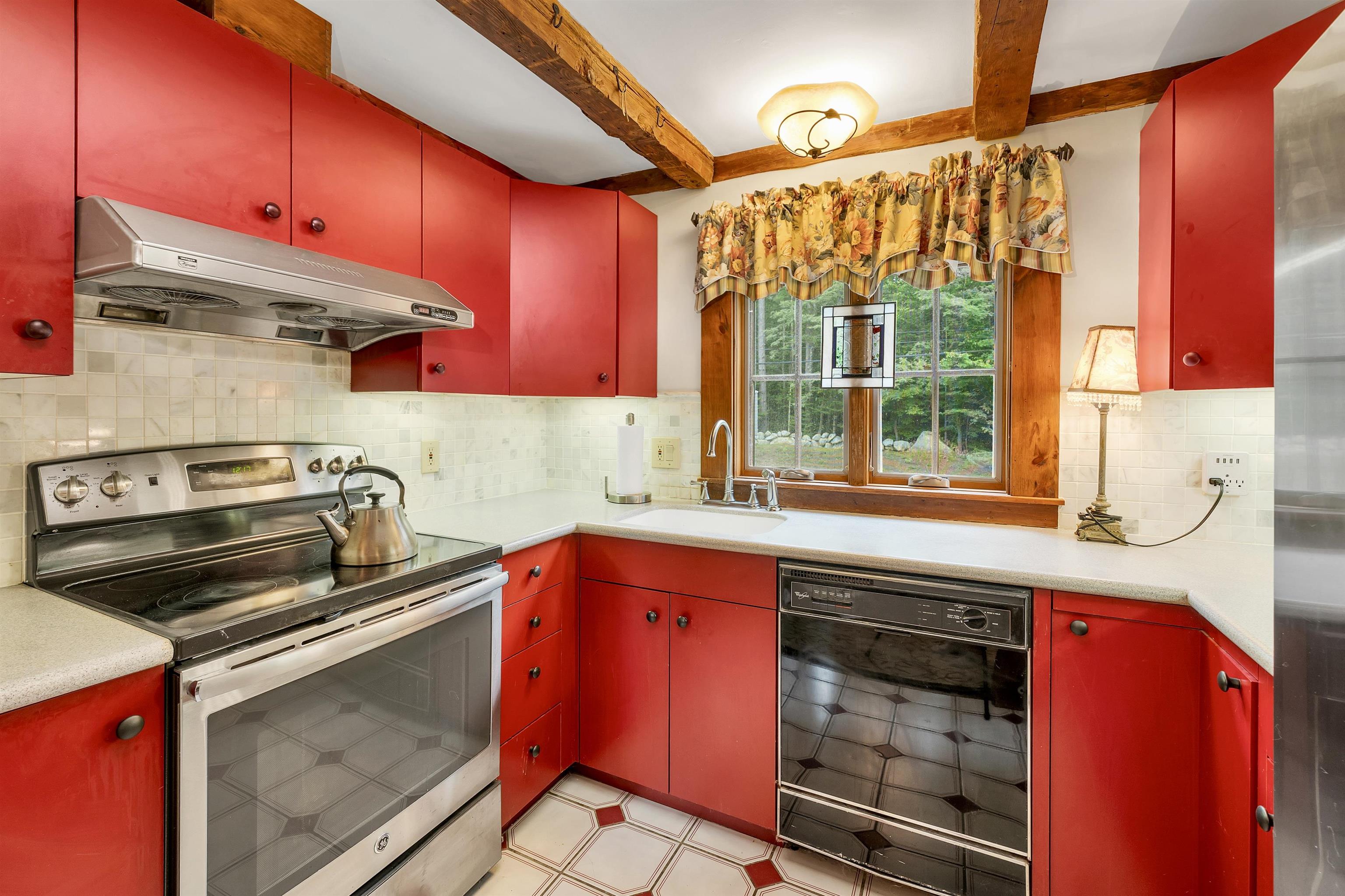 44 Middle Road Tuftonboro, NH 03894 - Photo 8 of 40