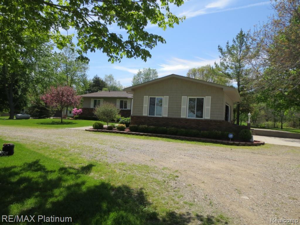 7402 Armstrong Road Howell, MI 48855 - Photo 26 of 34 IMG_0581.jpg