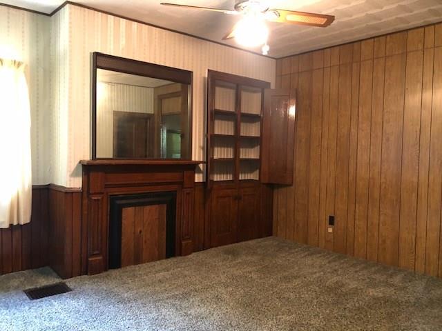 676 Sawyer Road Apollo, PA 15613 - Photo 4 of 19 LIVINGROOM