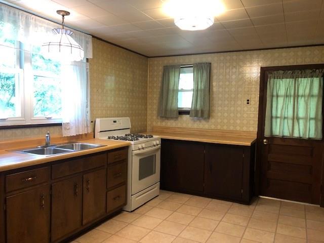 676 Sawyer Road Apollo, PA 15613 - Photo 8 of 19 LARGE BRIGHT EAT IN KITCHEN