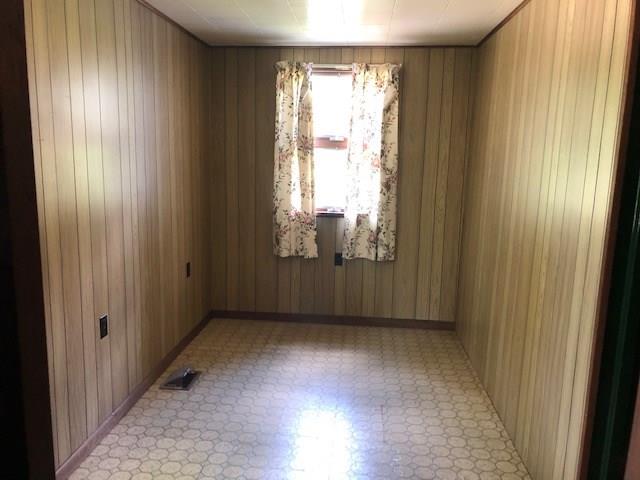 676 Sawyer Road Apollo, PA 15613 - Photo 10 of 19 DEN OR SITTING ROOM AREA AT THE ENTRY WAY