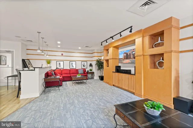 $576,700 | 4490 Market Commons Drive, Unit 602, Fairfax, VA 22033