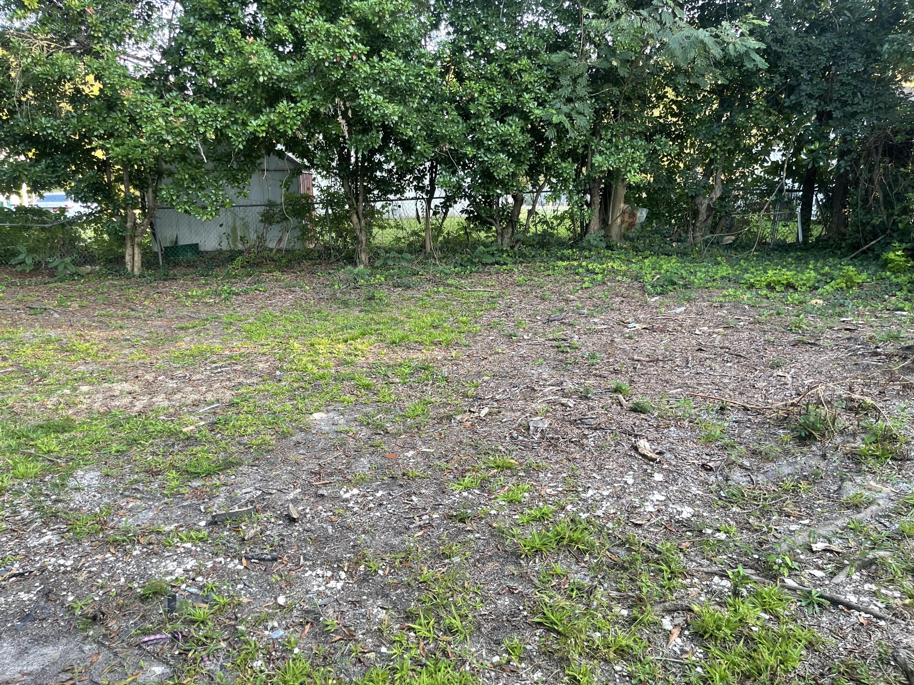 211 3rd Street Thomson, GA 30824 - Photo 17 of 18 Flat back yard