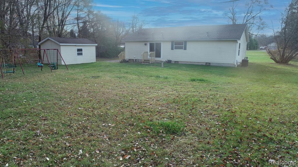 2317 Imlay City Road Lapeer, MI 48446 - Photo 12 of 44