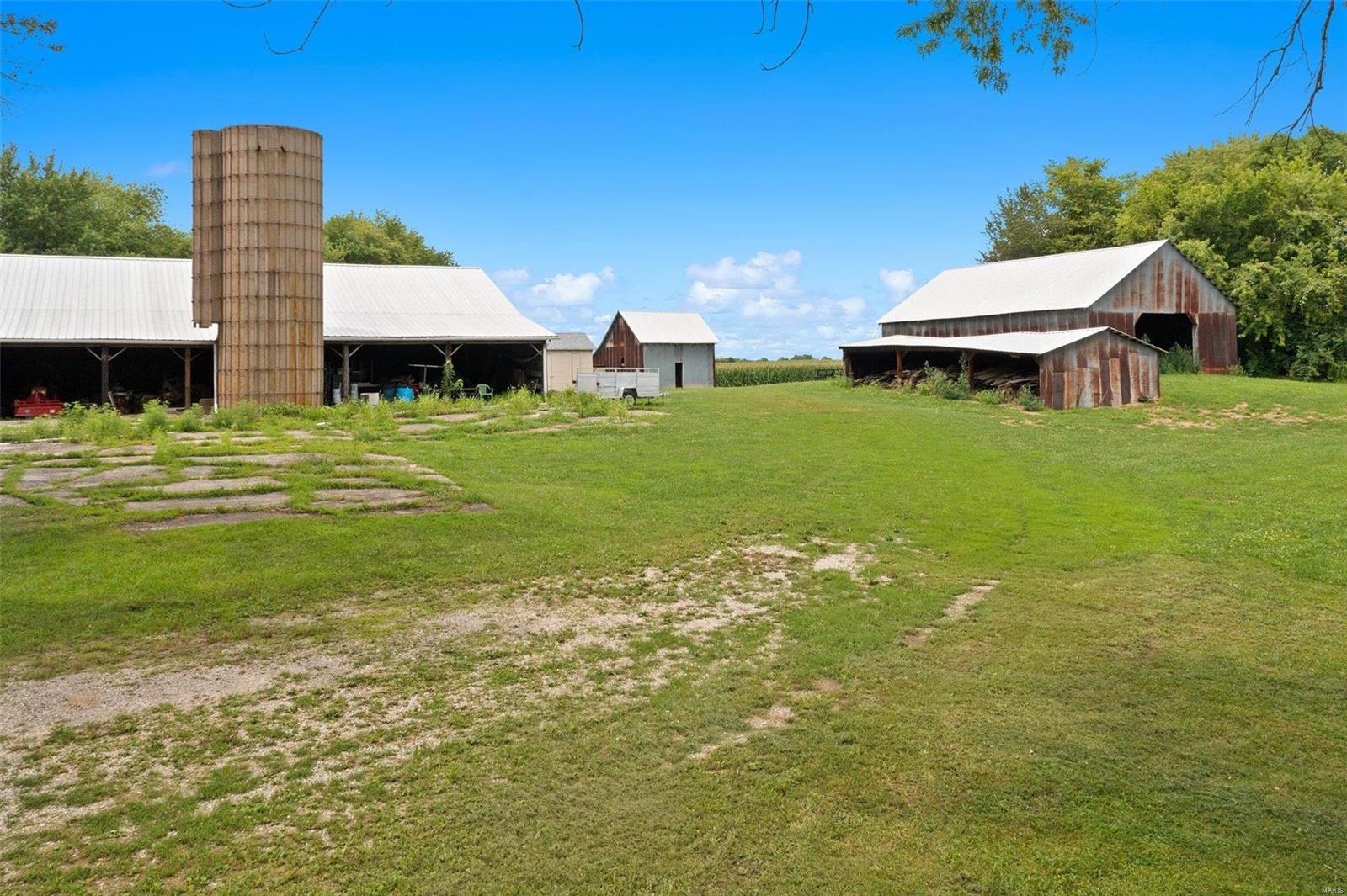 734 Milburn School Road O'Fallon, IL 62269 - Photo 26 of 43 Gallery Image 26