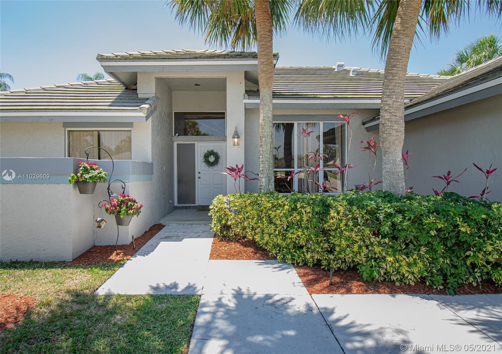9660 Carousel Circle South Boca Raton, FL 33434 - Photo 3 of 25