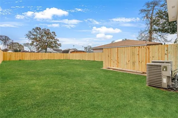 $2,395 | 713 Calvert Avenue, Metairie, LA 70001