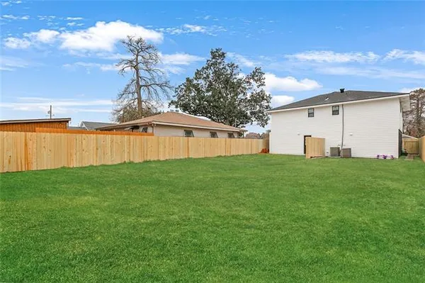 $2,395 | 713 Calvert Avenue, Metairie, LA 70001